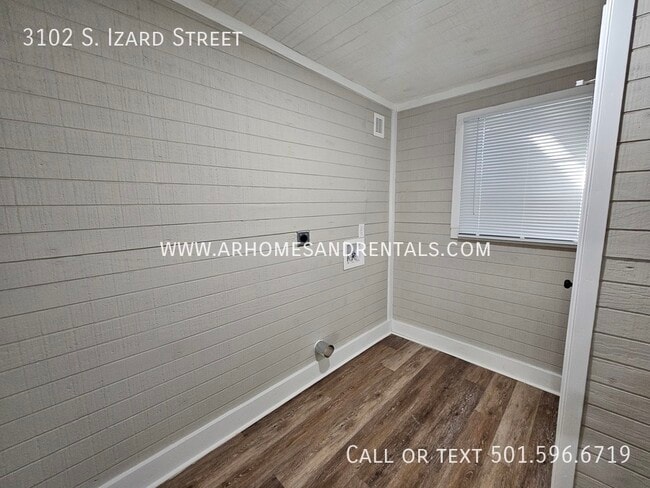 Building Photo - 3102 S Izard St