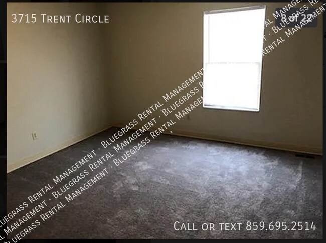 Building Photo - 2 bed 1.5 bath townhome LEX KY