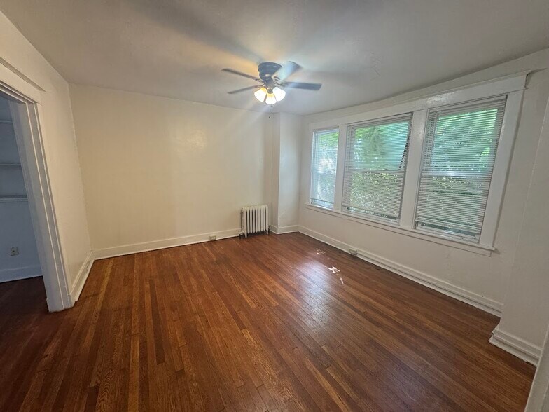 Building Photo - 5710 Beacon St