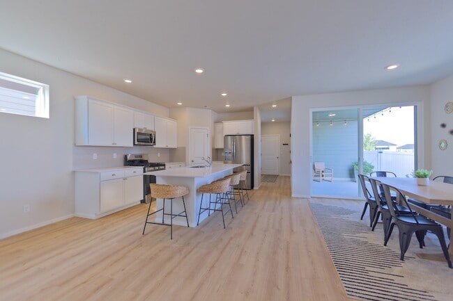 Building Photo - 24378 E Harrier Ln
