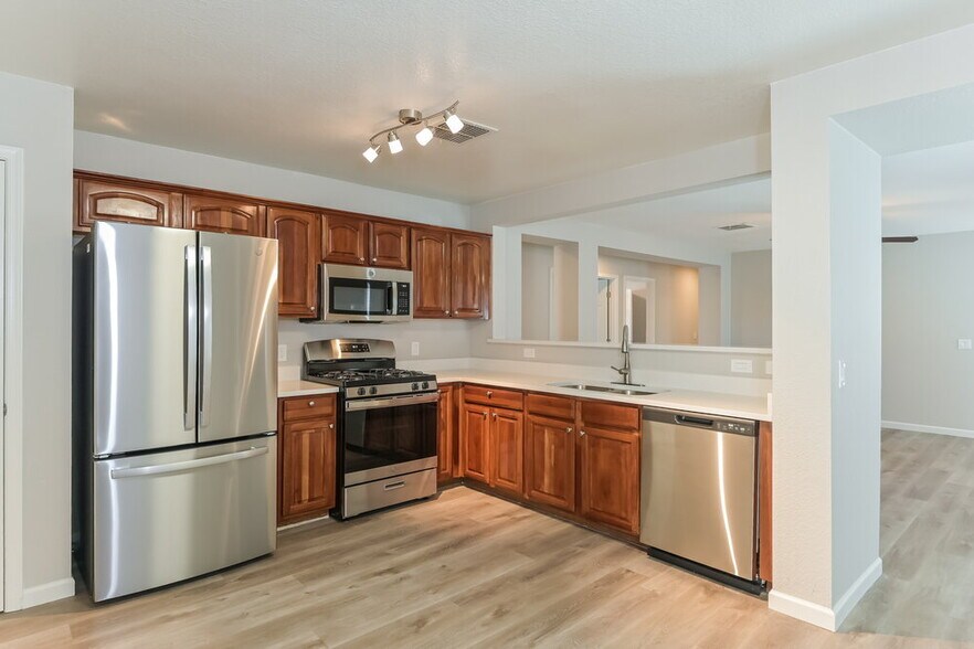 Building Photo - 18620 S Camino De Las Quintas