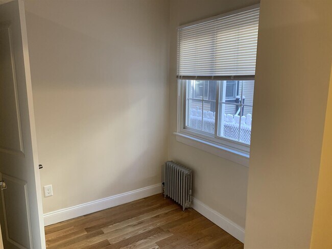 Building Photo - 285 Harvard St