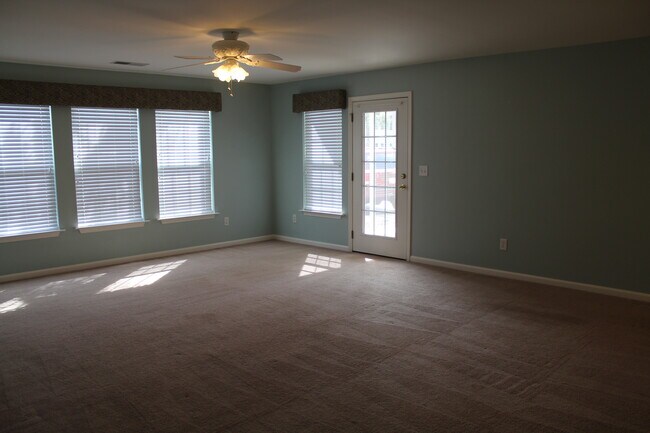 Building Photo - 4648 Fringetree Dr