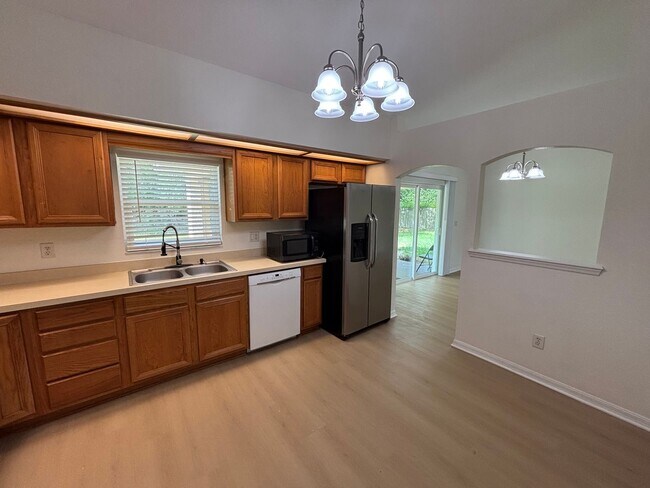 Building Photo - Emerald Point - Southwest Ocala | 3/2 1577 sqft