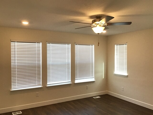 Building Photo - 2321 E Tumbleweed Rd