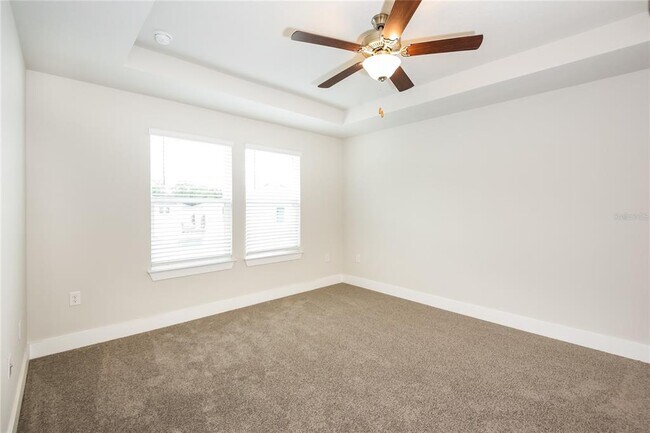 Building Photo - 816 E Voorhis Ave