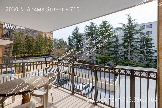 Building Photo - 2030 N Adams St