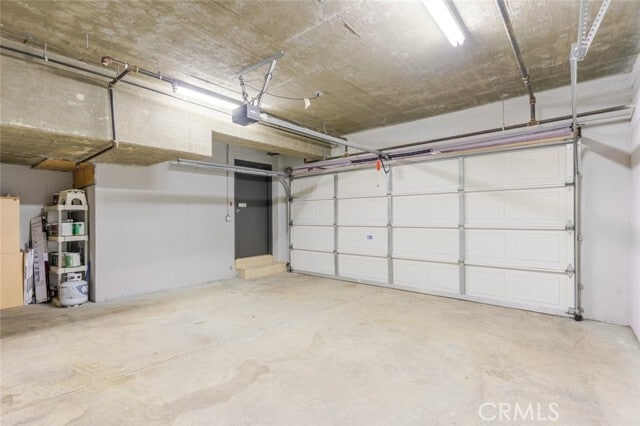 Building Photo - 711 E Angeleno Ave