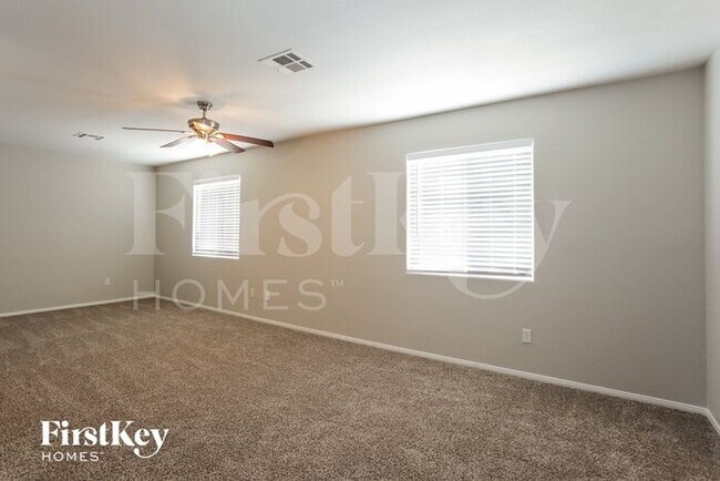 Building Photo - 5917 Royal Castle Ln