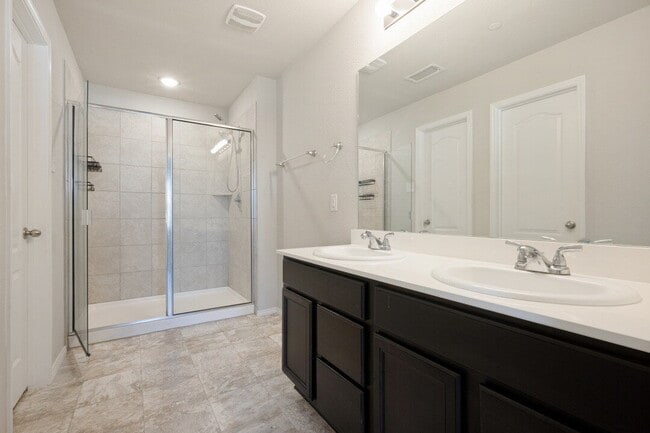 Building Photo - 3304 Becker Dr