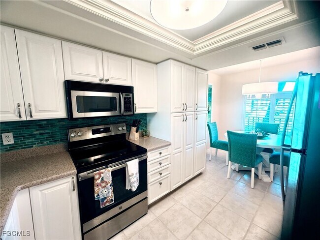 Building Photo - 12171 Kelly Sands Way