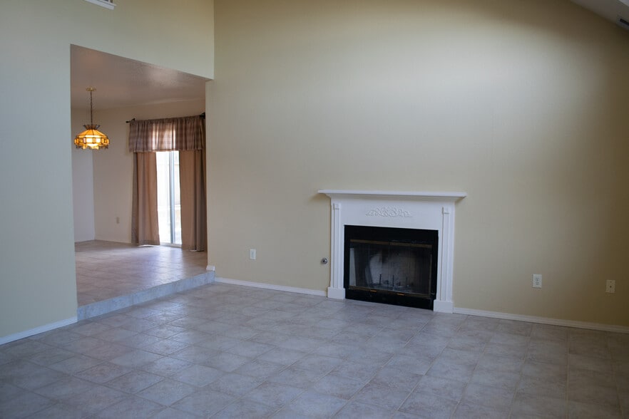 Building Photo - 35 Fisher Ct