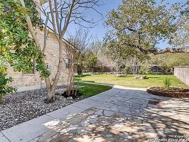 Building Photo - 24919 Birdies Grn