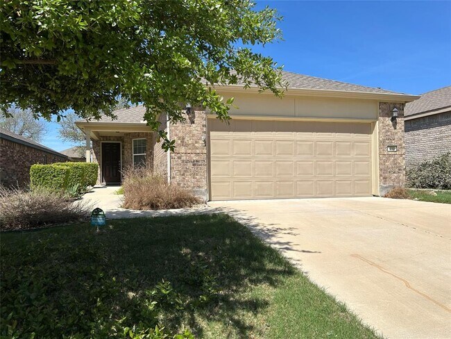 Building Photo - 410 Holiday Creek Ln