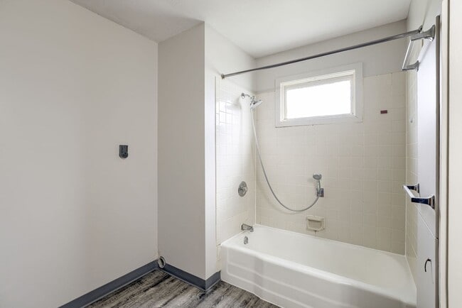 Building Photo - 5336/5338/5340 Ervin St Triplex