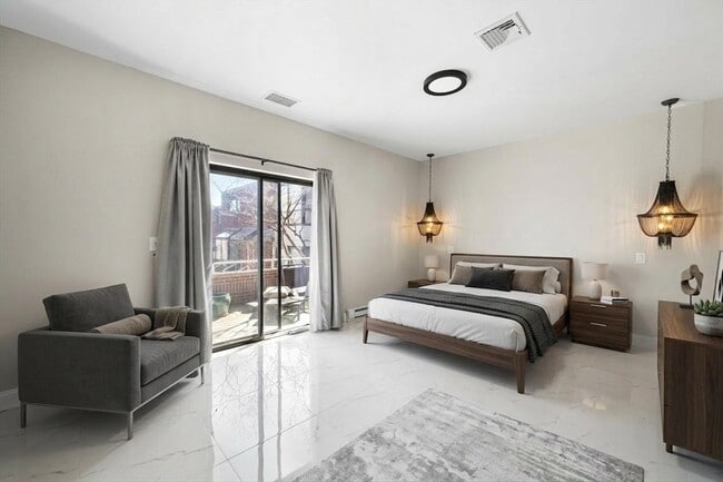 Building Photo - 32 Shipway Pl