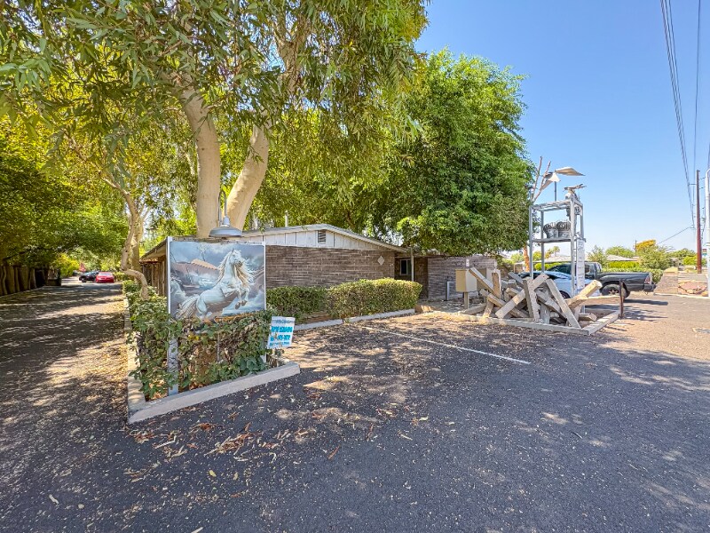 Building Photo - 2222 S Rural Rd