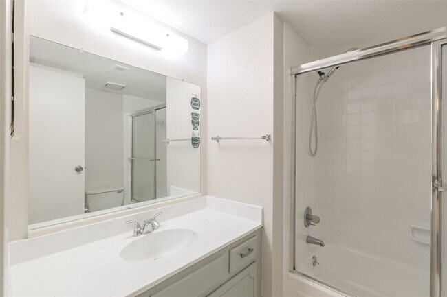 Building Photo - 14911 Wunderlich Dr