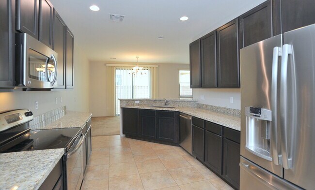 Building Photo - 381 E Calderwood Rd