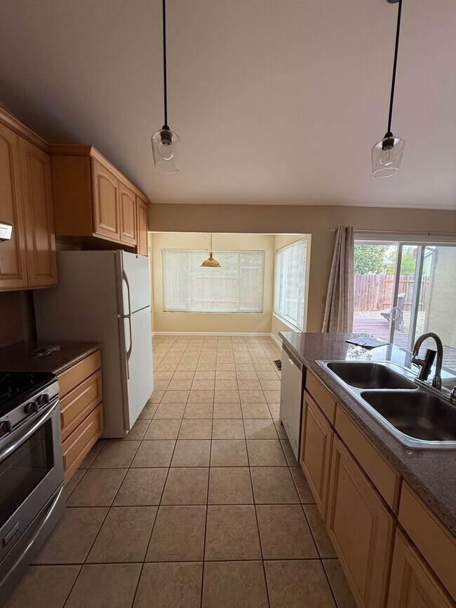 Building Photo - 2878 Cypress Way