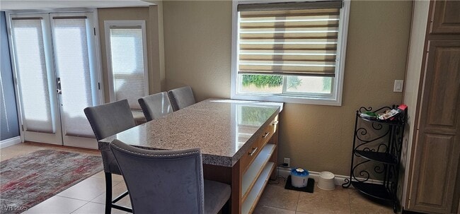 Building Photo - 3019 Bel Air Dr