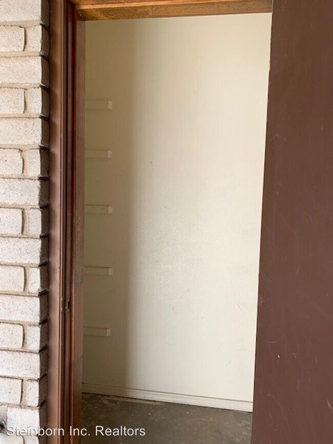 Building Photo - 2900 Los Amigos Ct