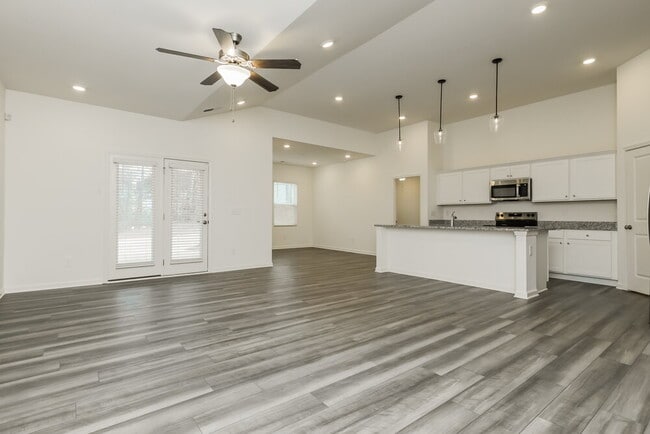 Building Photo - 7018 Rochford Dr