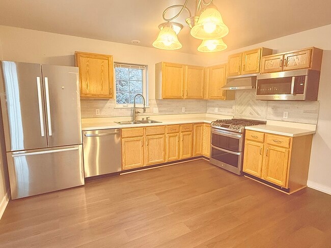 Building Photo - 126 Thomson Ln