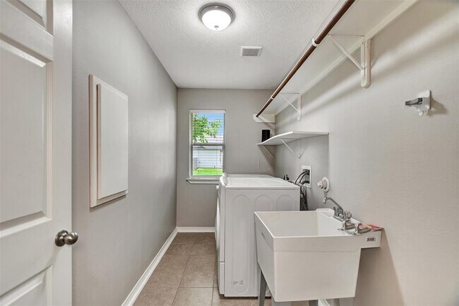 Building Photo - 1411 Briarcliff St