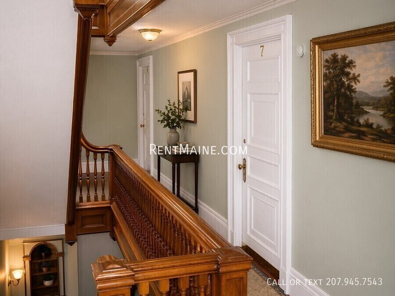 Building Photo - 99 Broadway