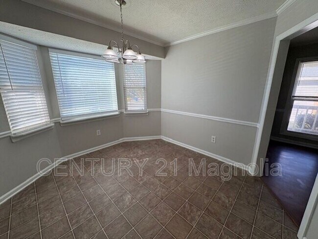 Building Photo - 3909 Almon Dr