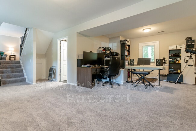 Building Photo - 12112 Amblewood Dr