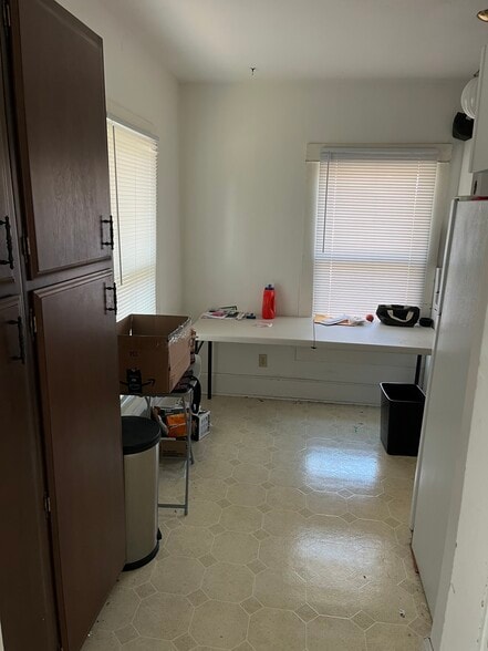 Building Photo - 2603 Knapp St