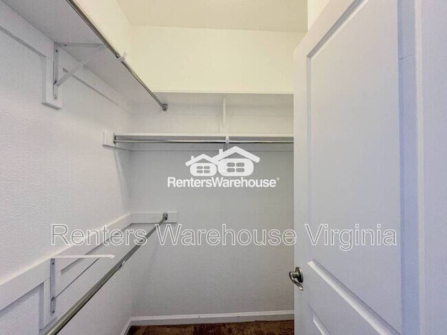 Building Photo - 1713 Dresdon Ln