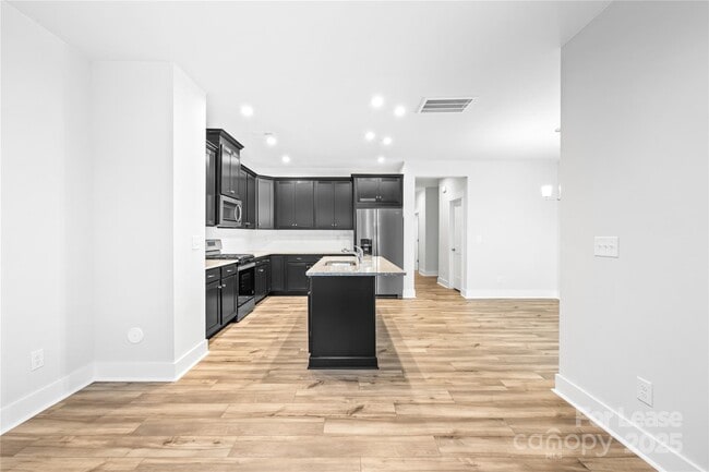Building Photo - 9646 Munsing Dr