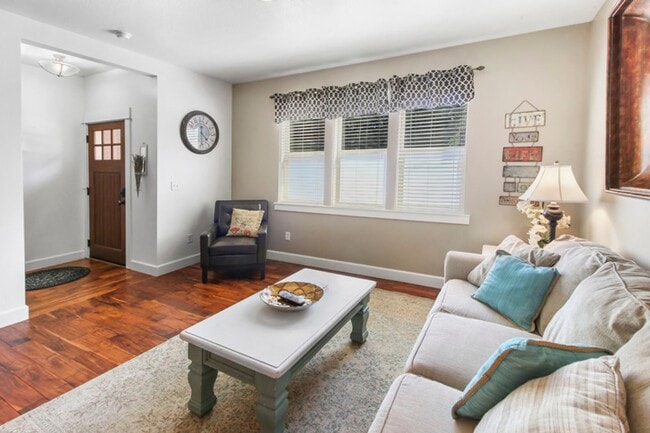 Building Photo - Parker Townhome: Luxurious Furnished Townhome, Attached 2 Car Garage, $300 Utility Fee