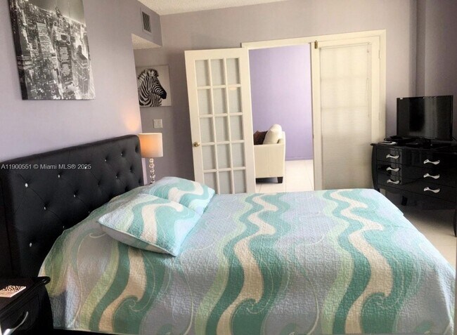 Building Photo - 3725 S Ocean Dr