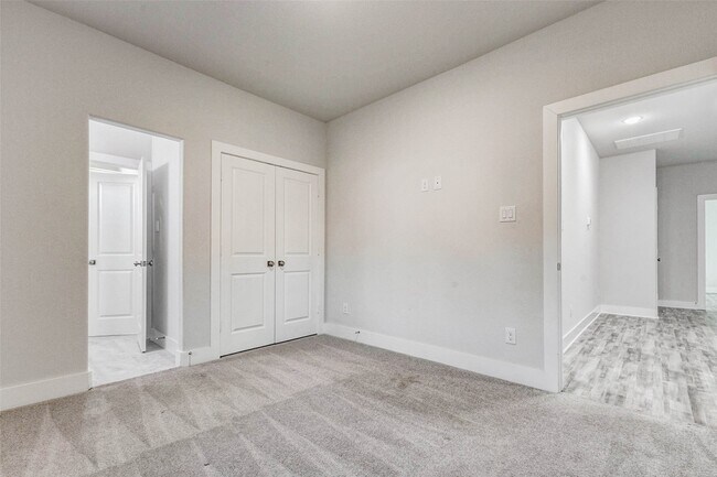 Building Photo - 4677 Bellfort Ave