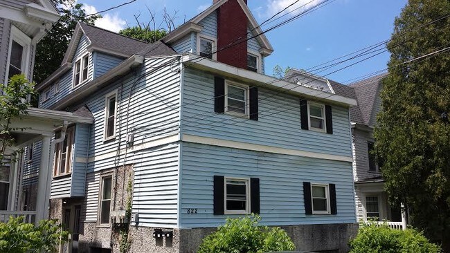 Building Photo - 822 Westcott St