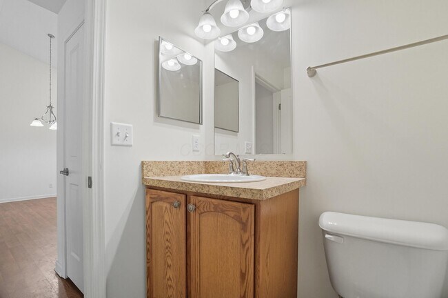 Building Photo - 5468 Nottinghamshire Ln