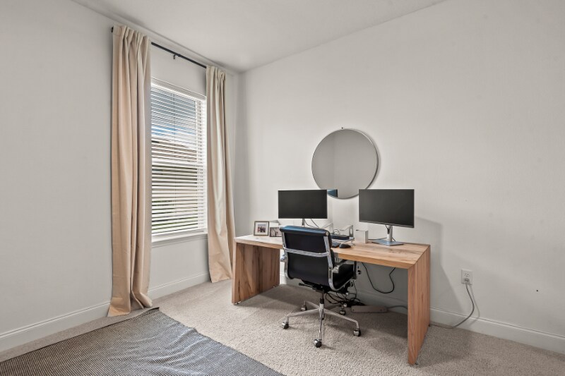 Building Photo - 2853 Monaghan Dr