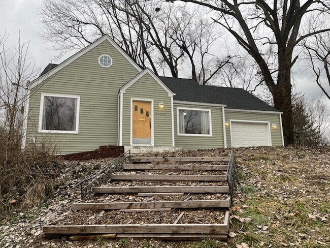 Building Photo - Charming 2-bedroom home, fully renovated and sharing 8 acres