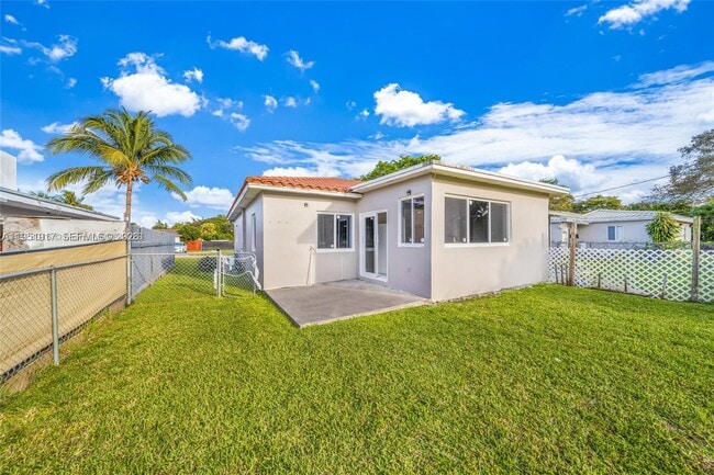 Building Photo - 11020 NE 10th Ave