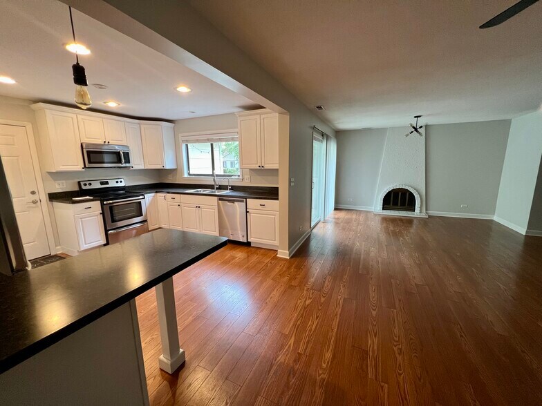 Living Area - 6851 Larkspur Ct
