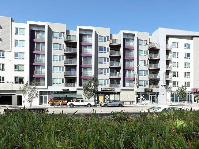 Building Photo - 235 San Pedro St