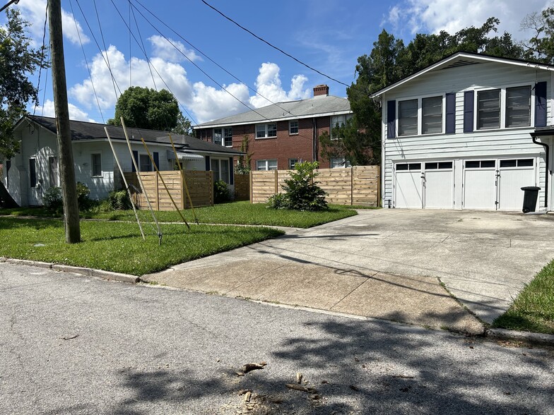 Carriage House is above the 2 car Garage - 1636 Larue Ave