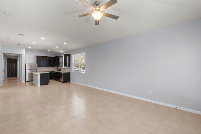 Building Photo - Dripping Springs Charmer