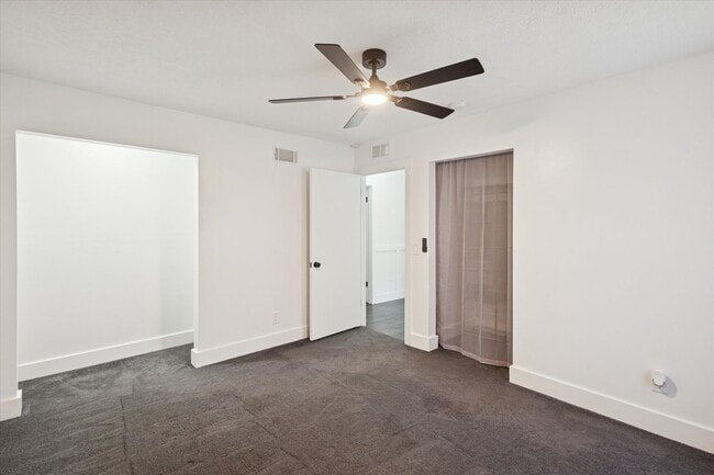 Building Photo - MOVE-IN READY! (Pet Friendly)