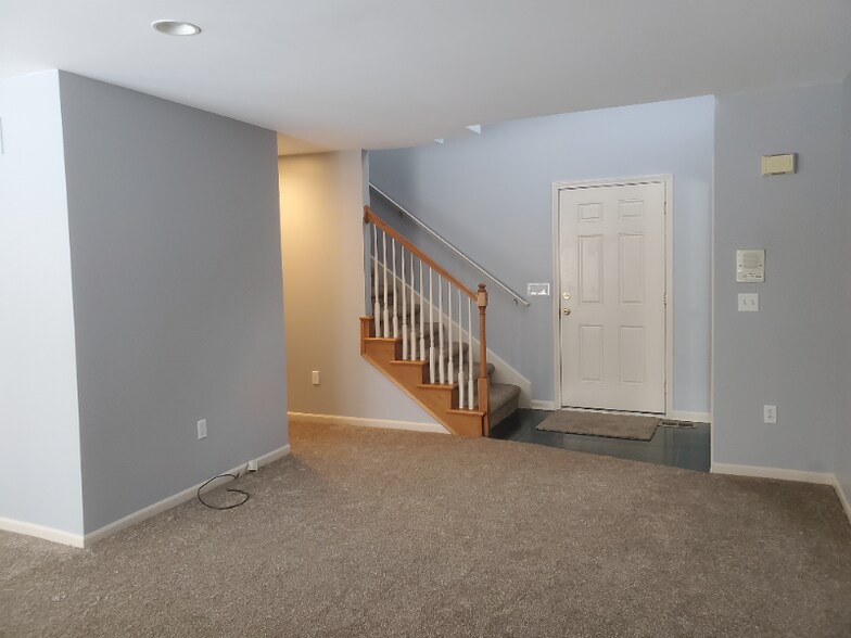 Building Photo - 5375 Pine Needle Dr