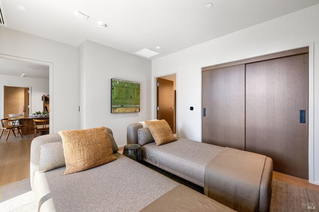 Building Photo - 171 Sawmill Cir